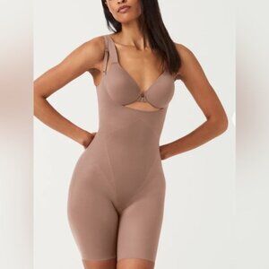SPANX Brown SPANXshape Invisible Open-Bust Mid-Thigh Bodysuit - Medium Control M